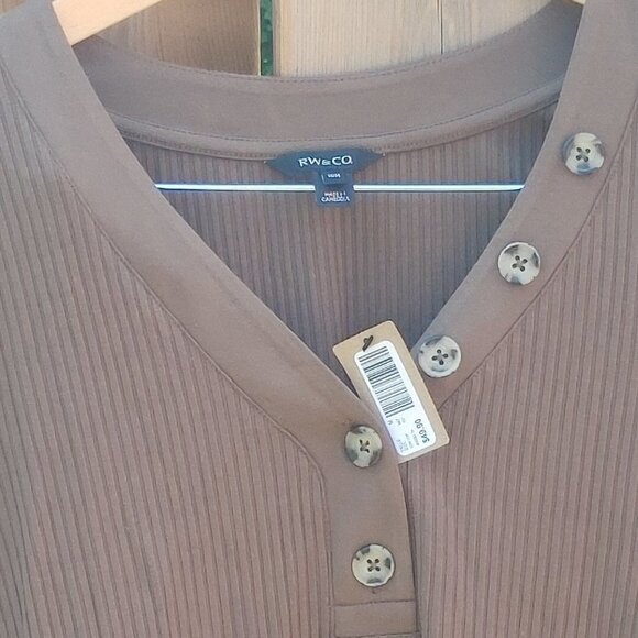 LOVELY Ribbed Long Sleeve Shirt R.W. & Co. Women's Medium BNWT Olive Gre… - Picture 2 of 9